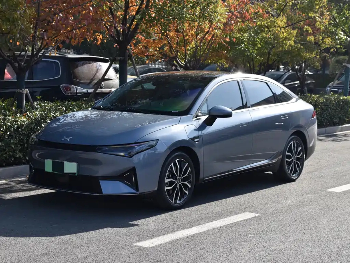XPENG MOTORS P5  2023