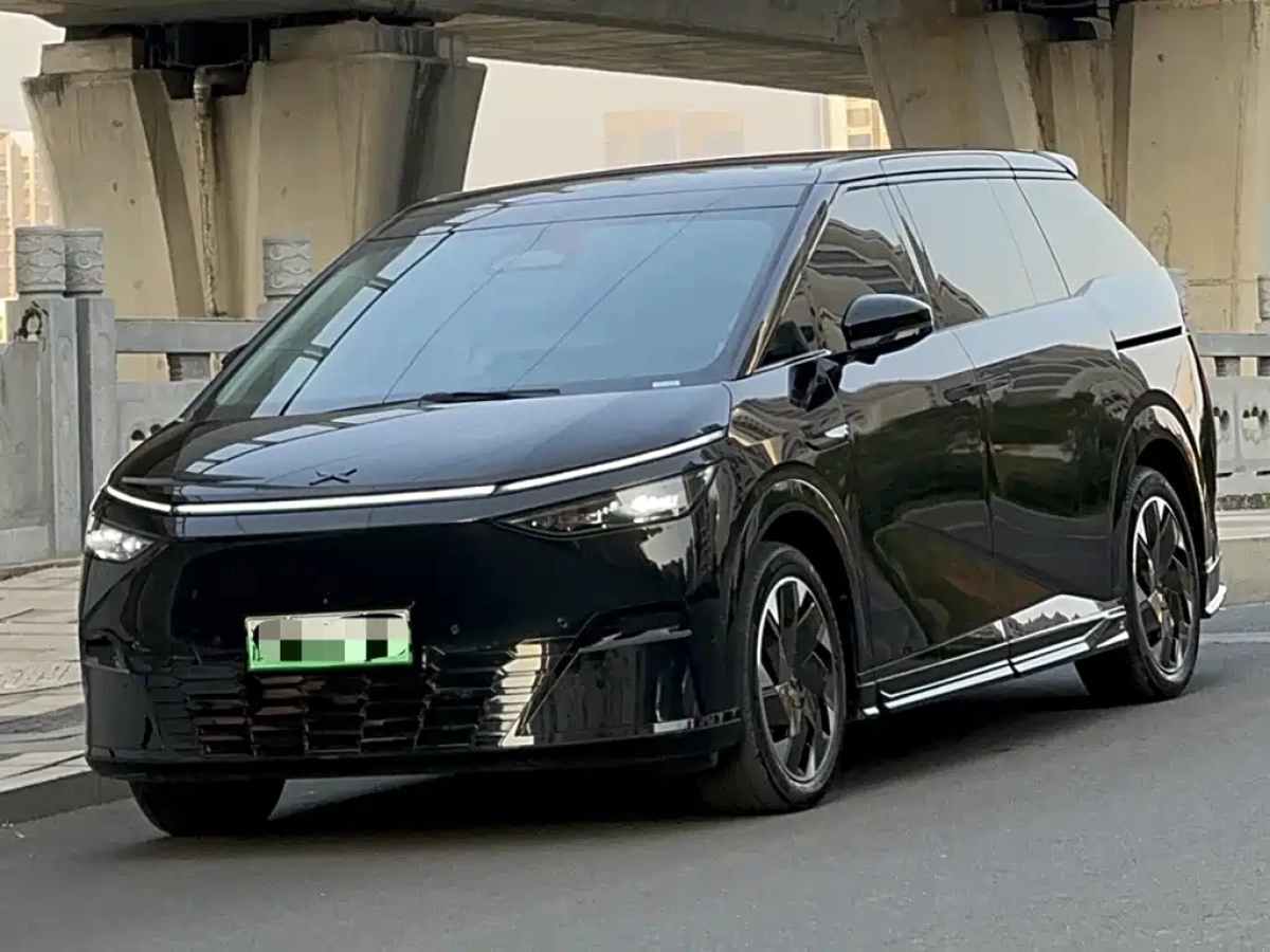 XPENG MOTORS X9  2024