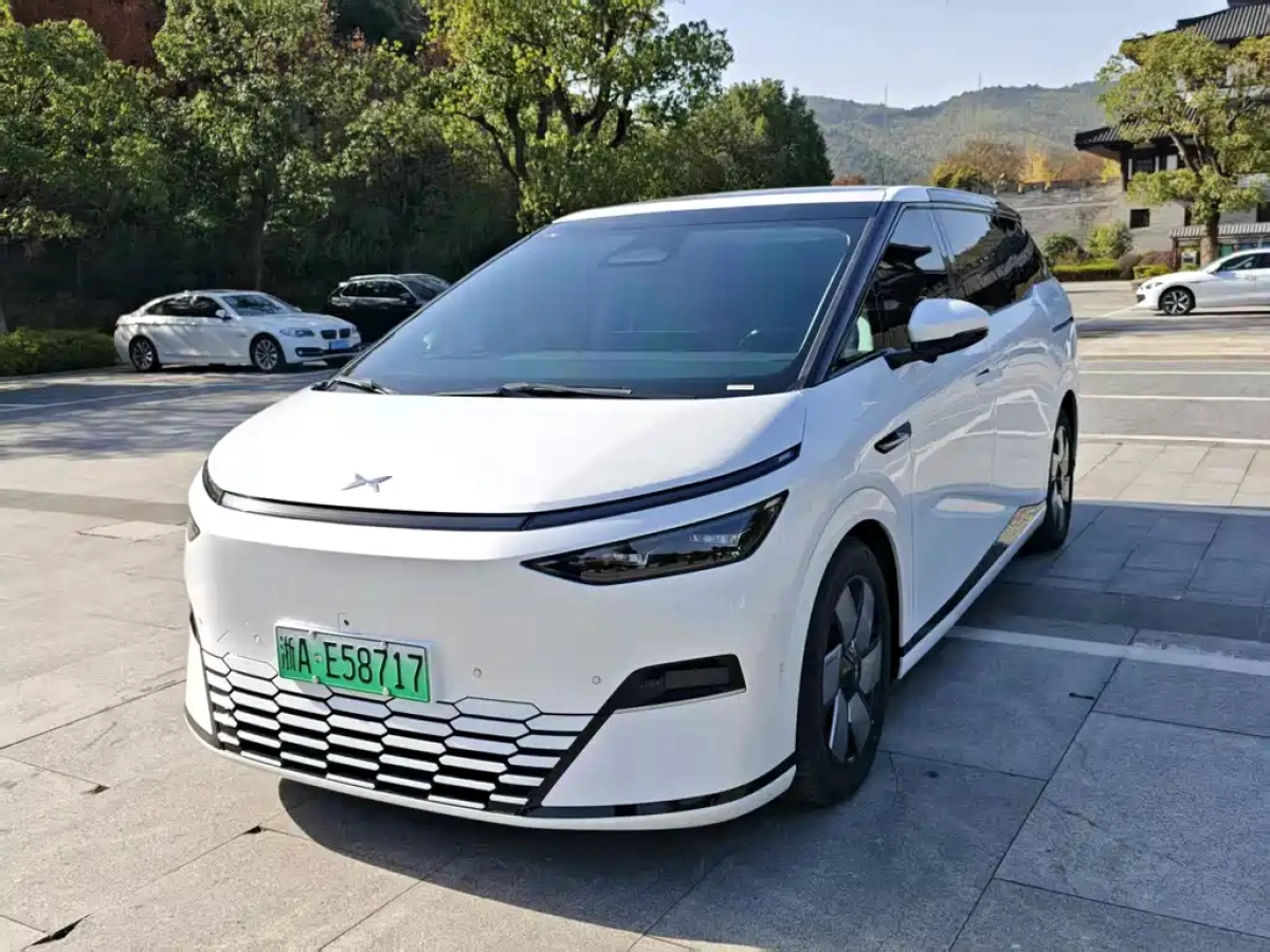 XPENG MOTORS X9