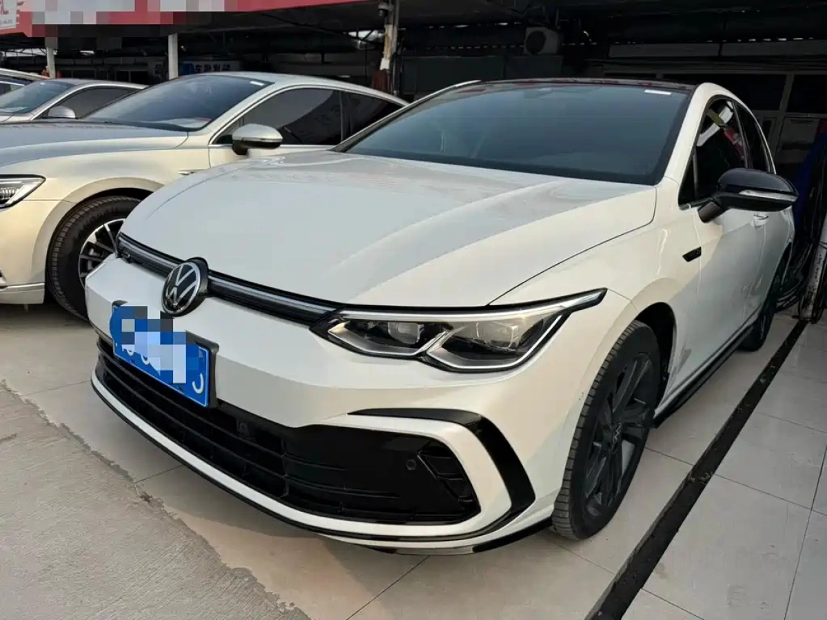 VOLKSWAGEN GOLF  2022