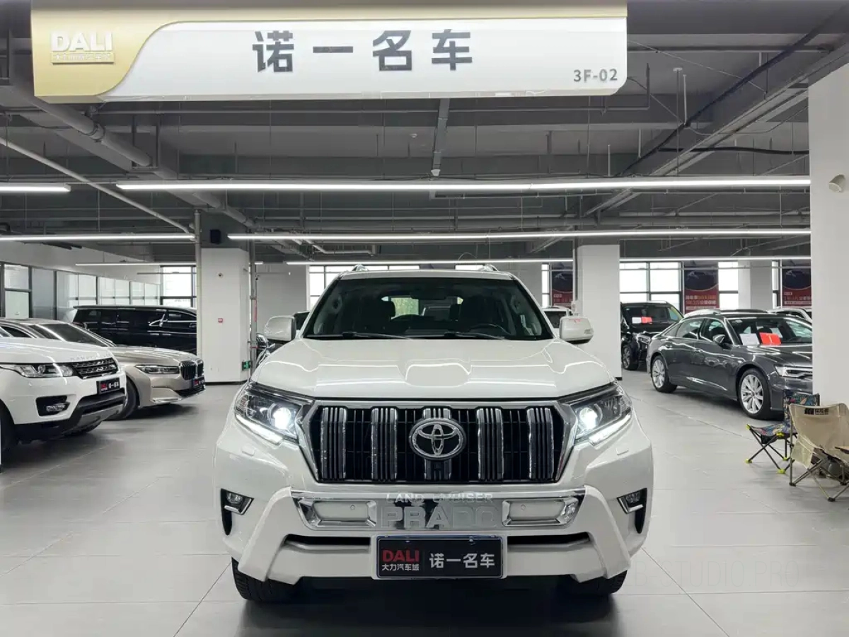 TOYOTA PRADO