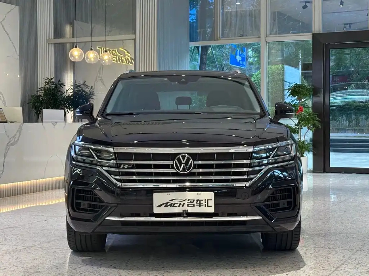 VOLKSWAGEN TOUAREG