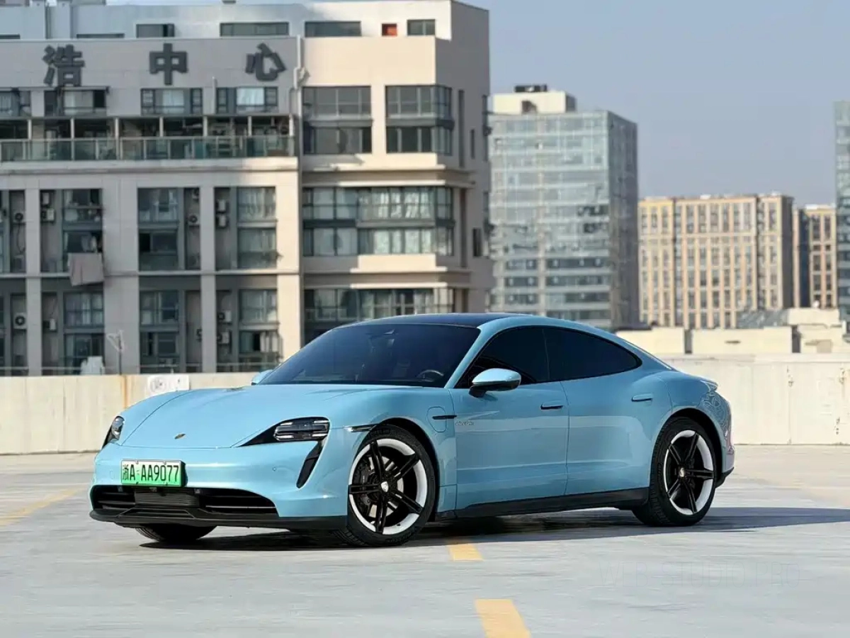 PORSCHE TAYCAN  2021