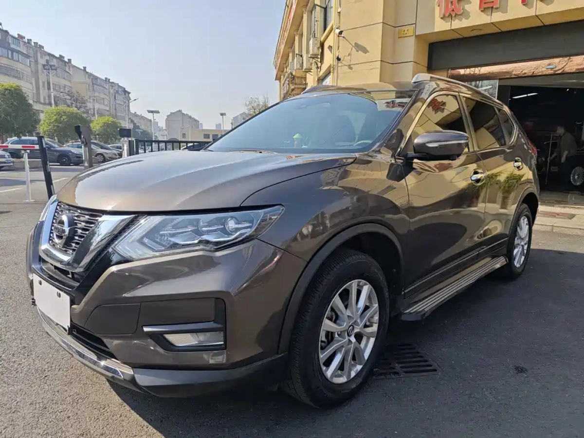 NISSAN X-TRAIL