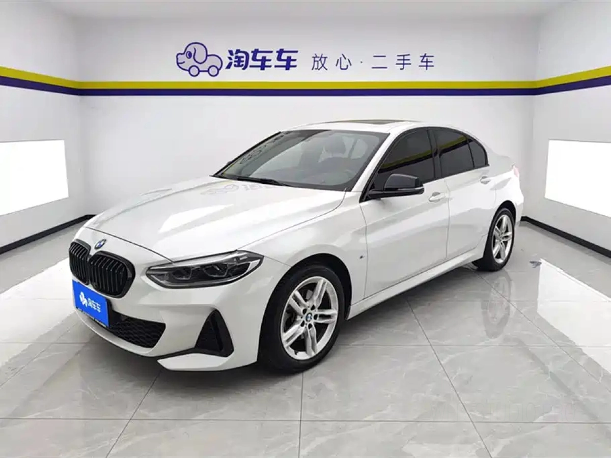 BMW 1-SERIES  2023