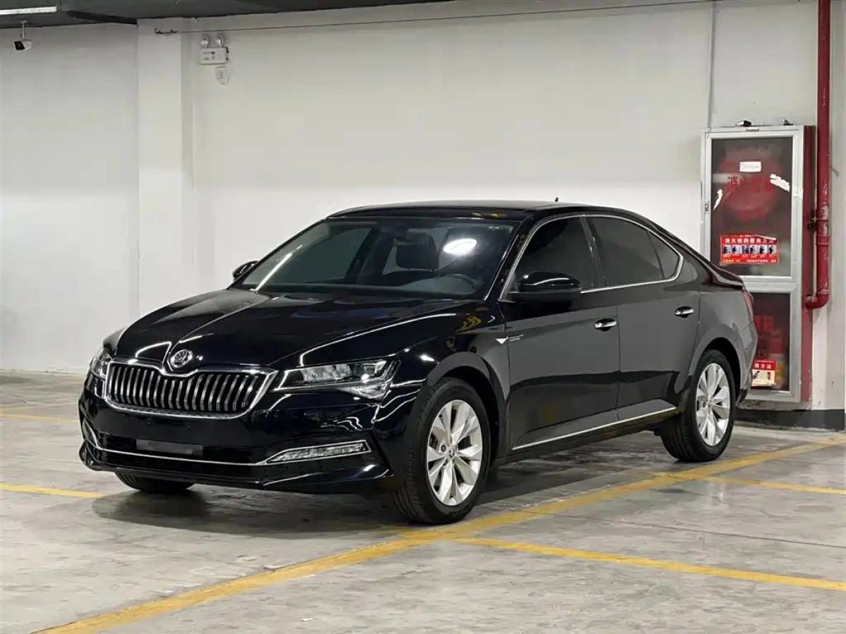 SKODA SUPERB
