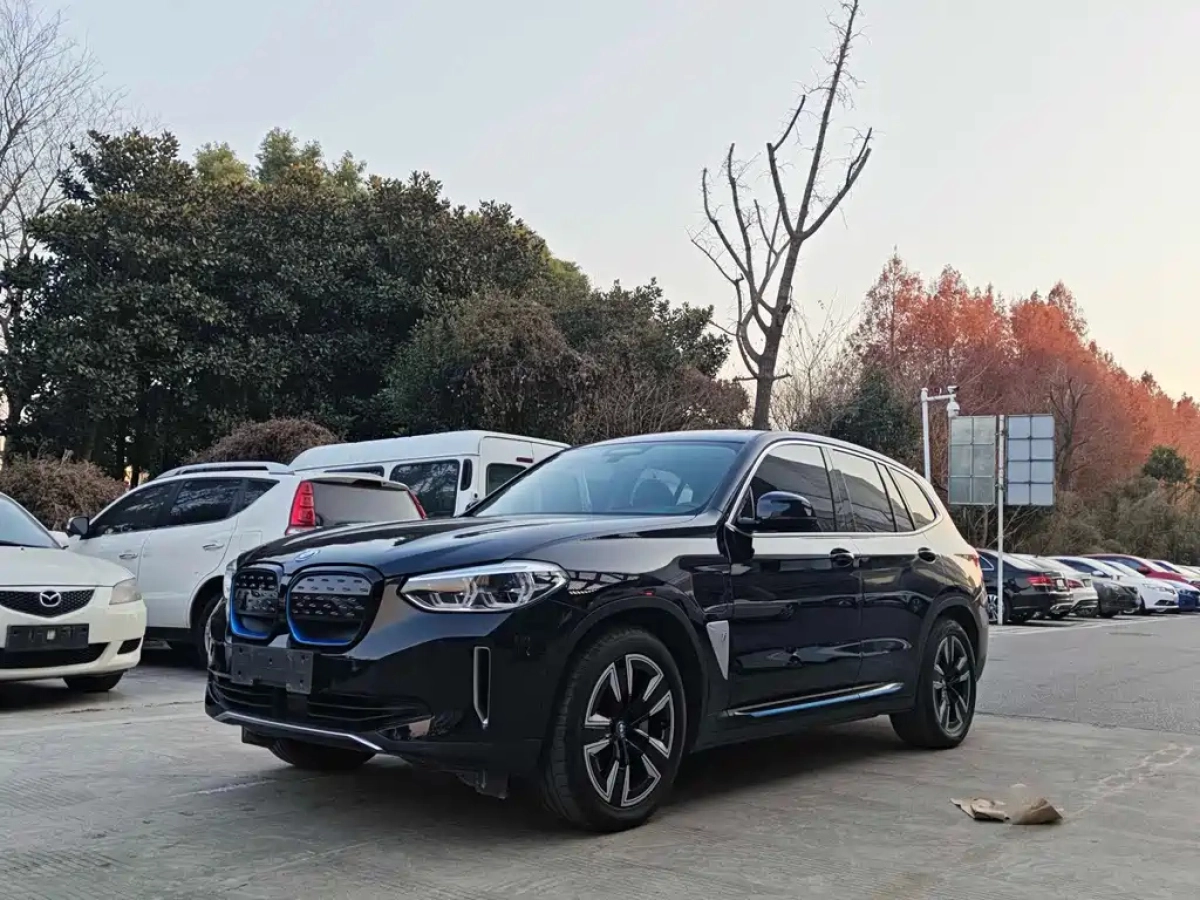 BMW IX3  2021