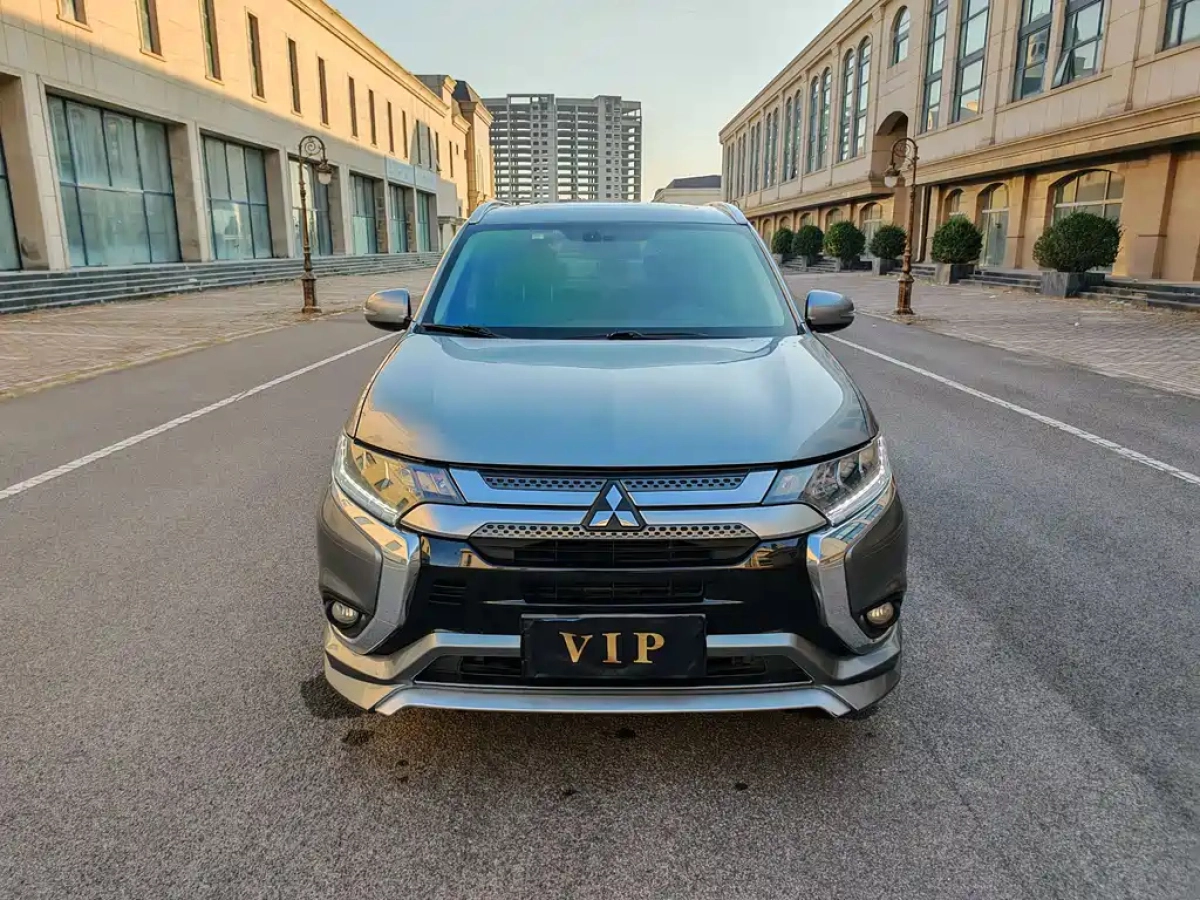 MITSUBISHI OUTLANDER