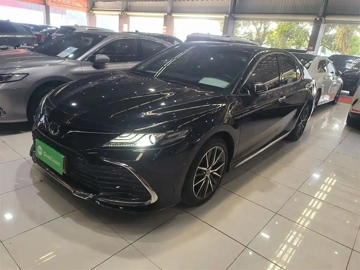 TOYOTA CAMRY