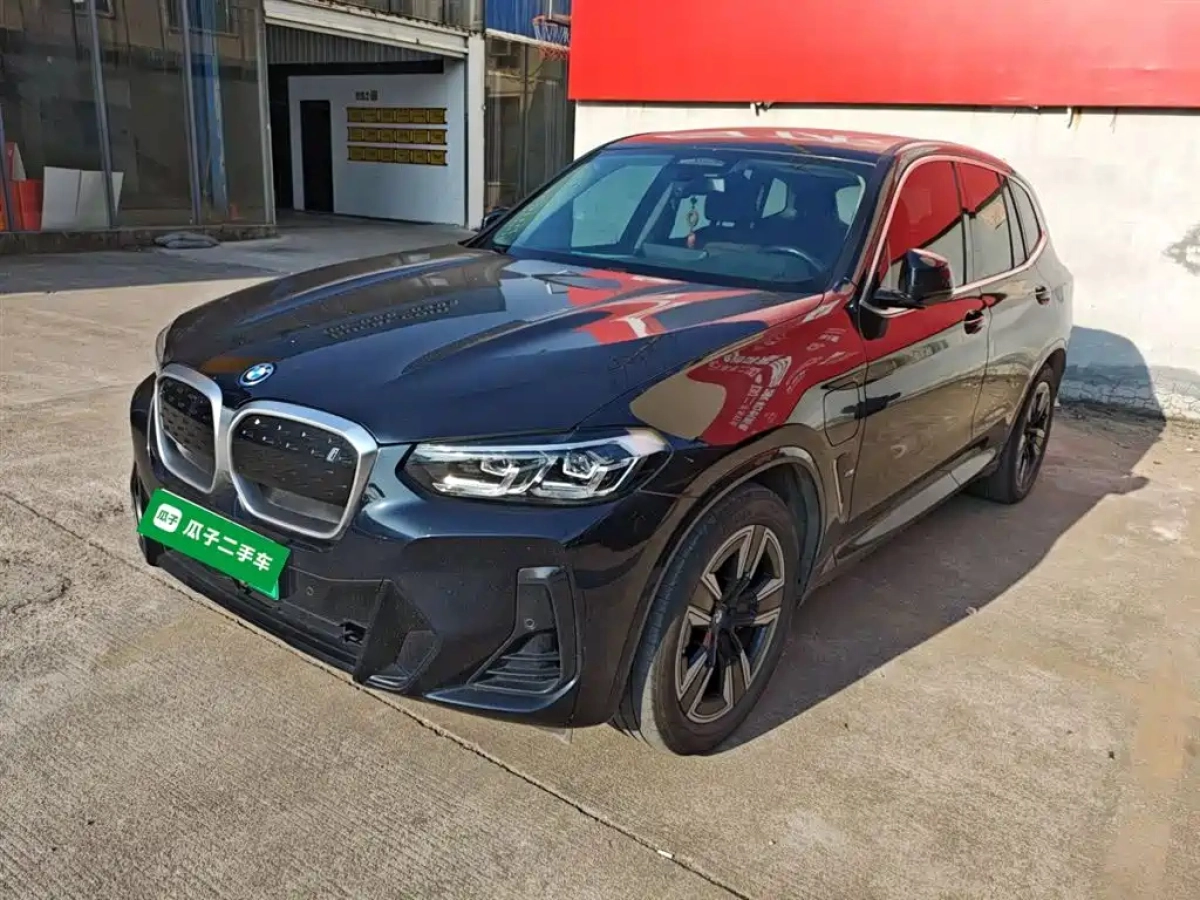 BMW IX3