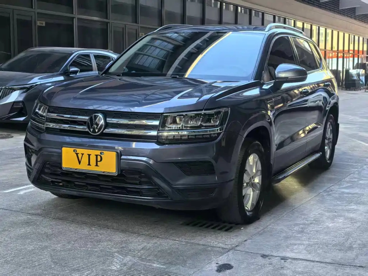 VOLKSWAGEN THARU  2021