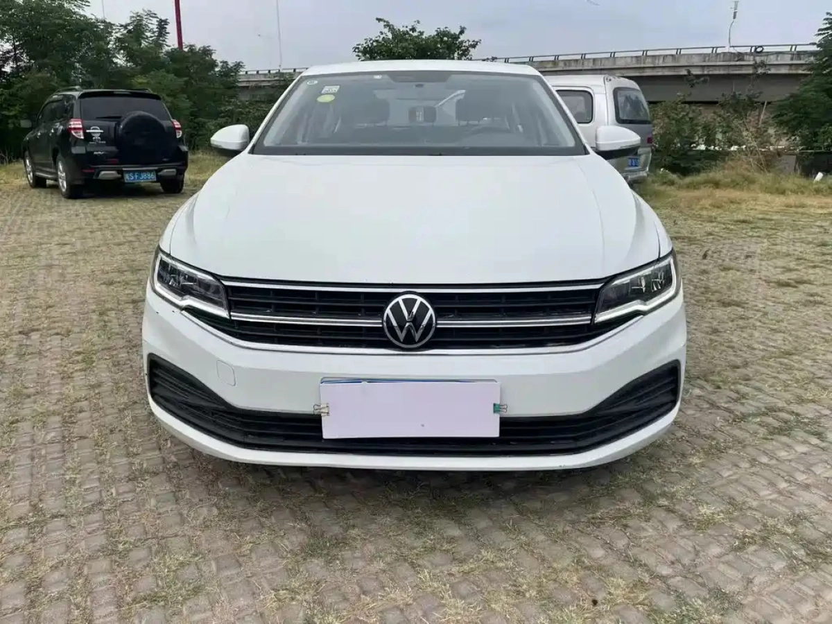 VOLKSWAGEN BORA
