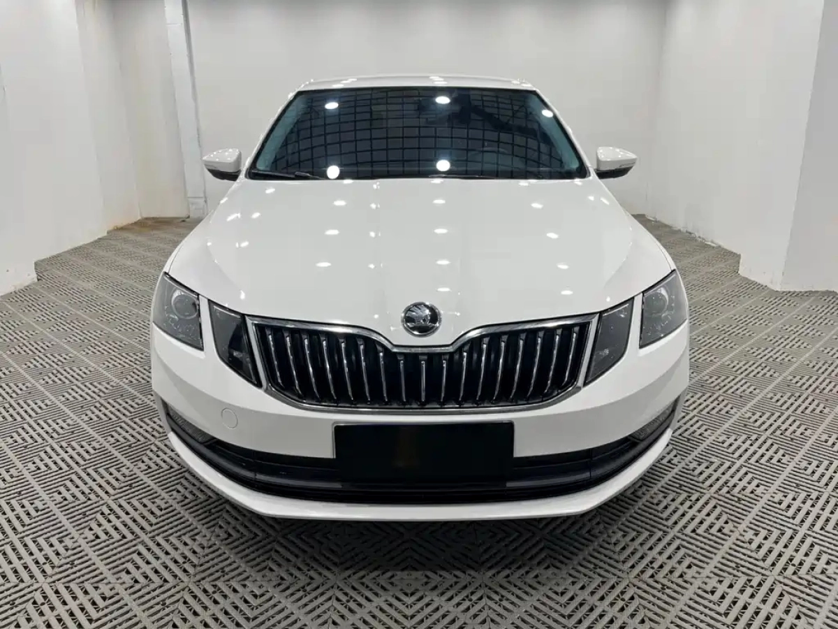 SKODA OCTAVIA  2021