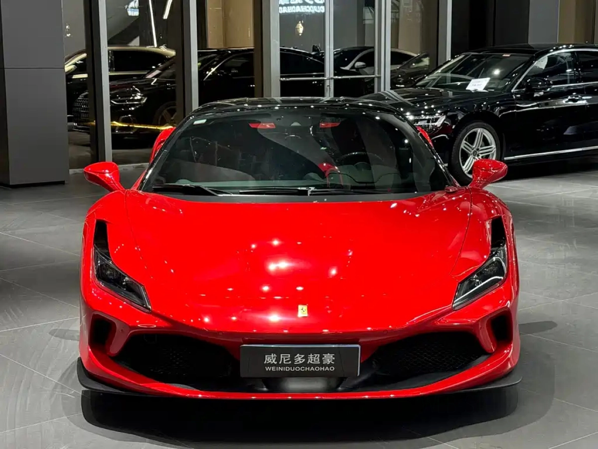 FERRARI F8