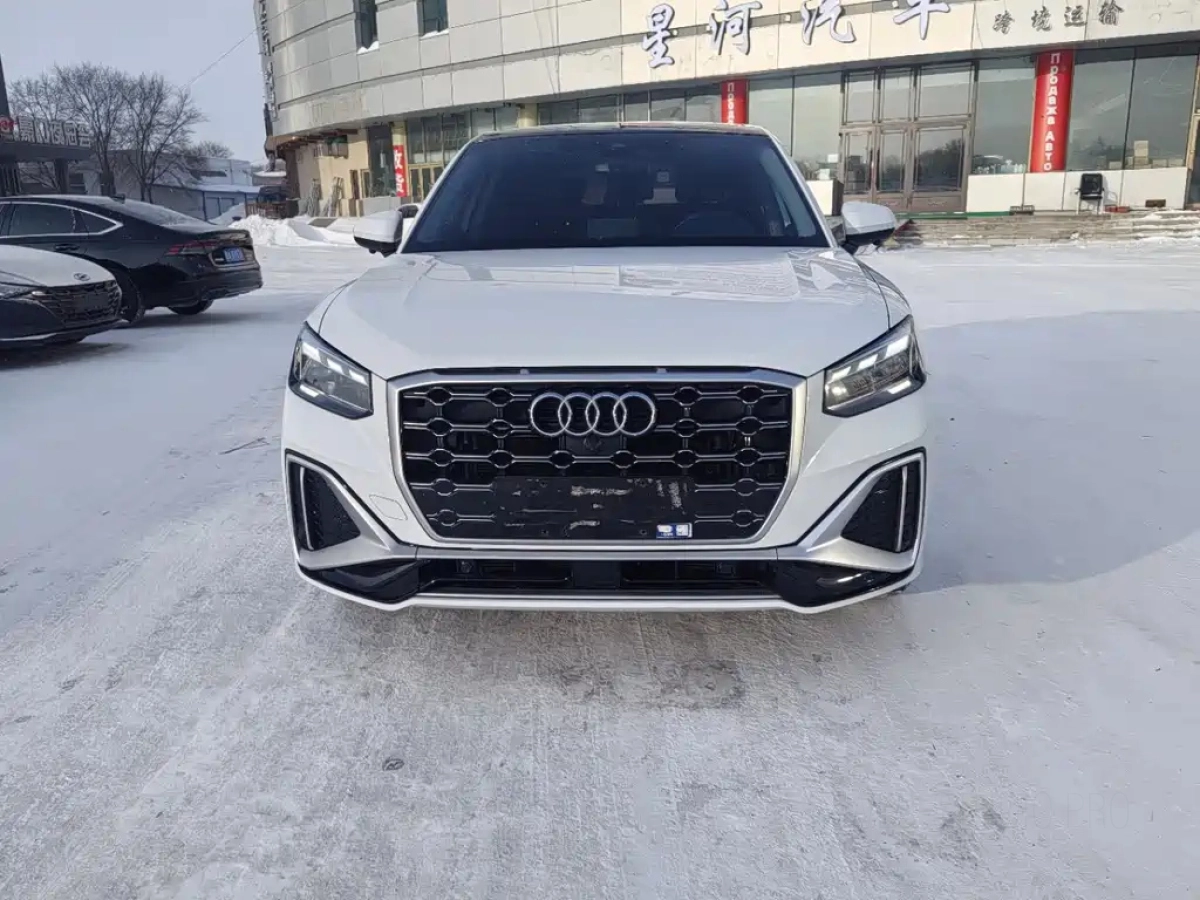 AUDI Q2L
