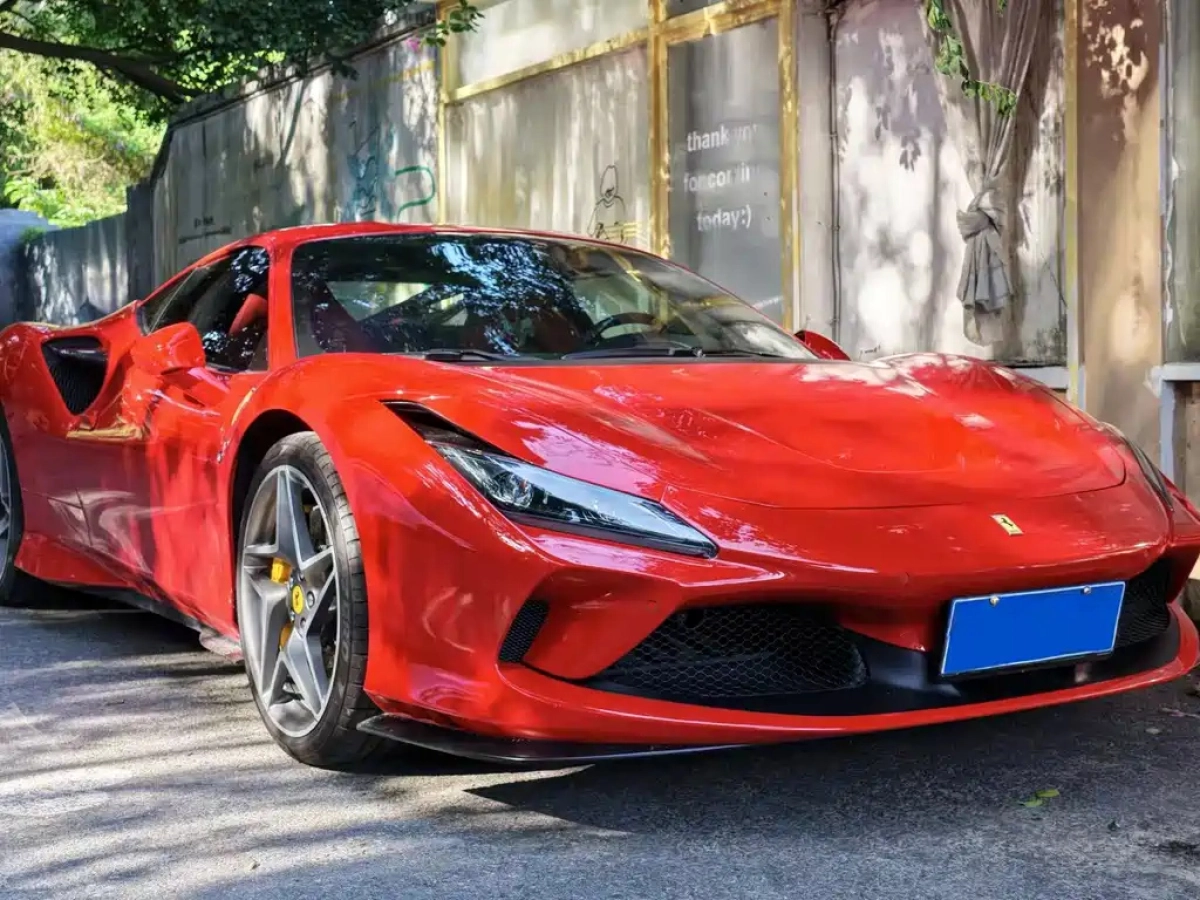 FERRARI F8