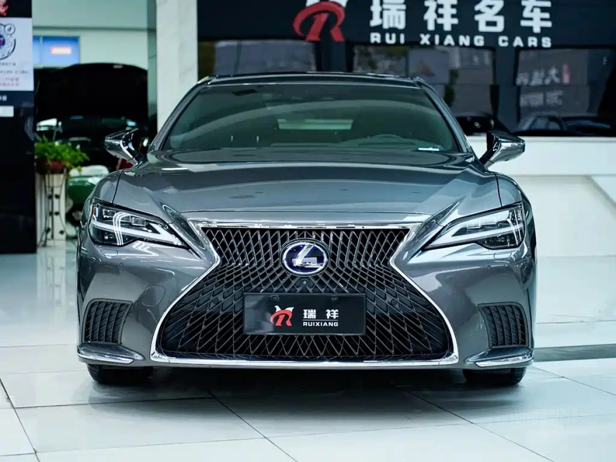 LEXUS LS