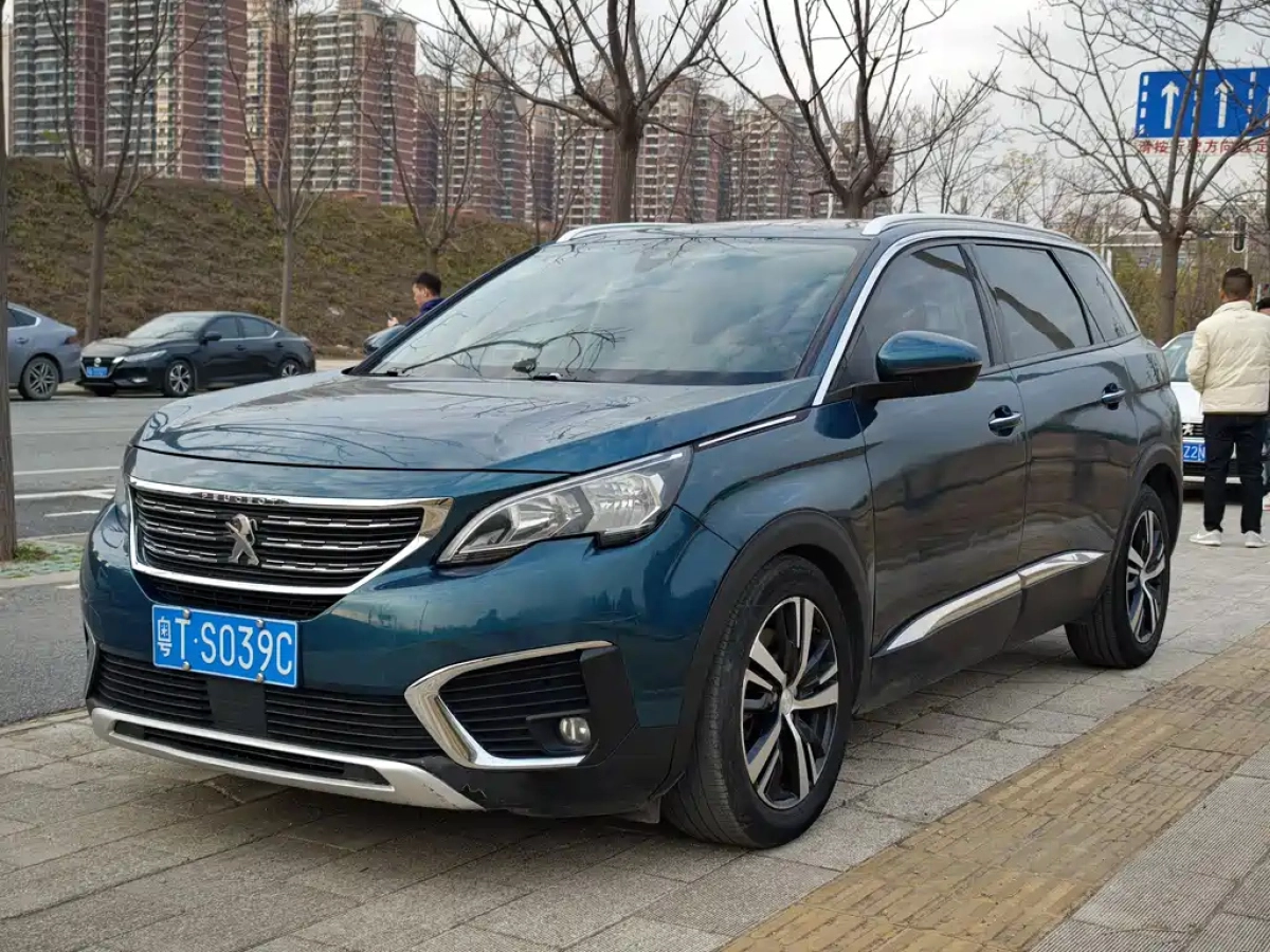 PEUGEOT 5008  2019