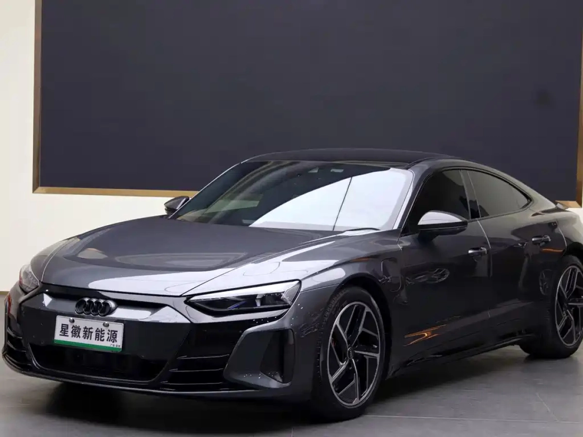 AUDI RS E-TRON GT  2024