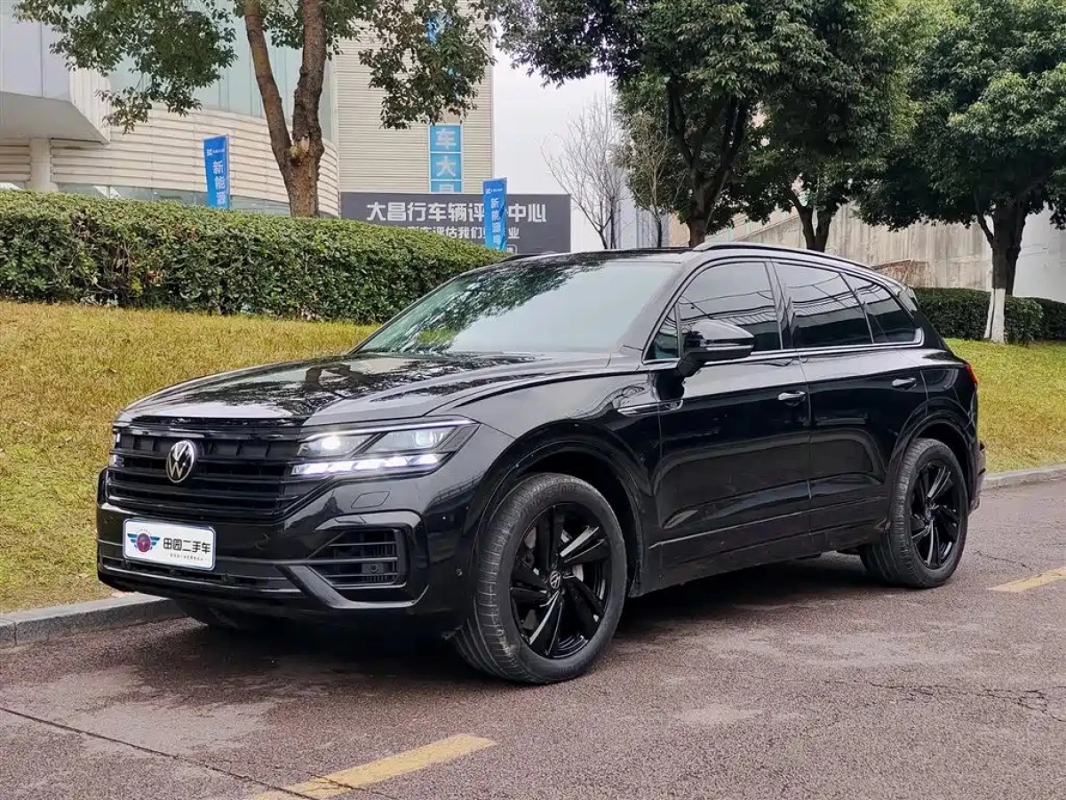 VOLKSWAGEN TOUAREG
