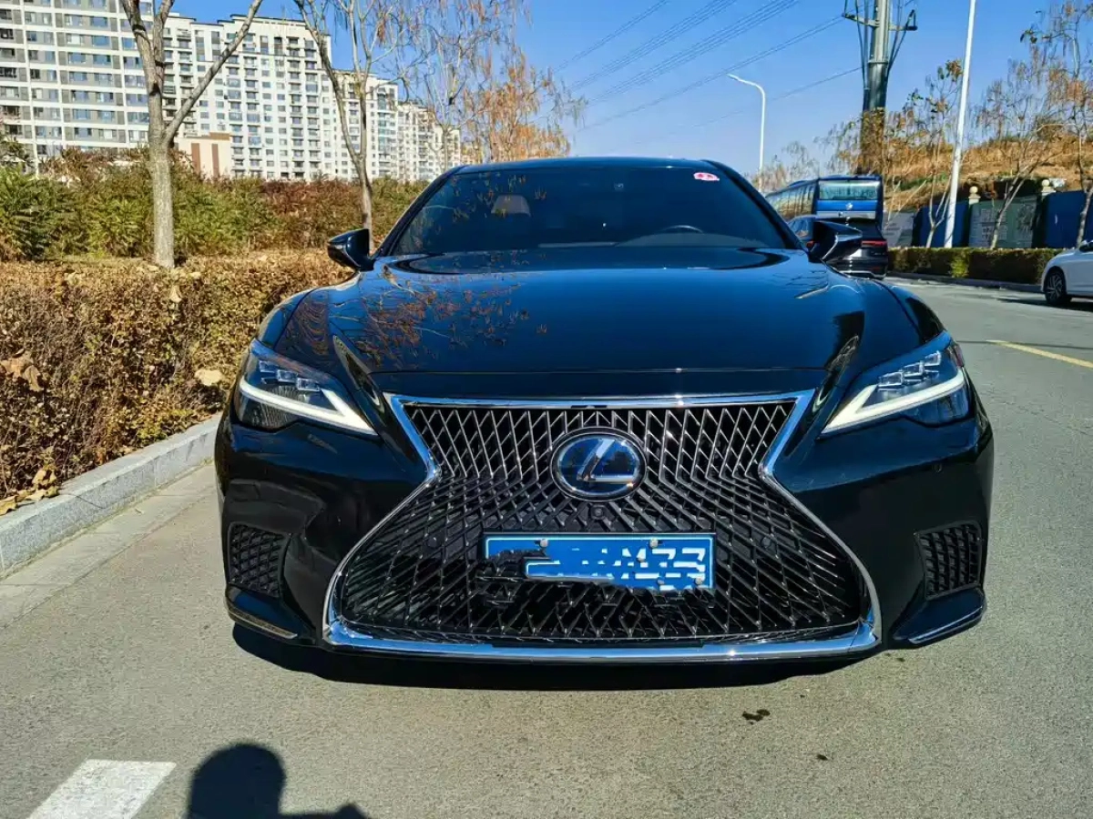 LEXUS LS  2022