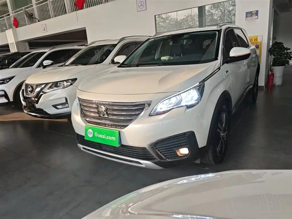 PEUGEOT 5008