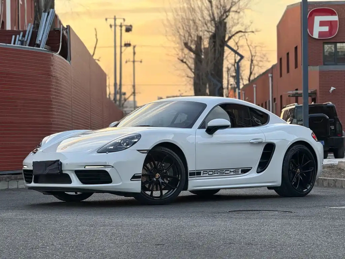 PORSCHE 718