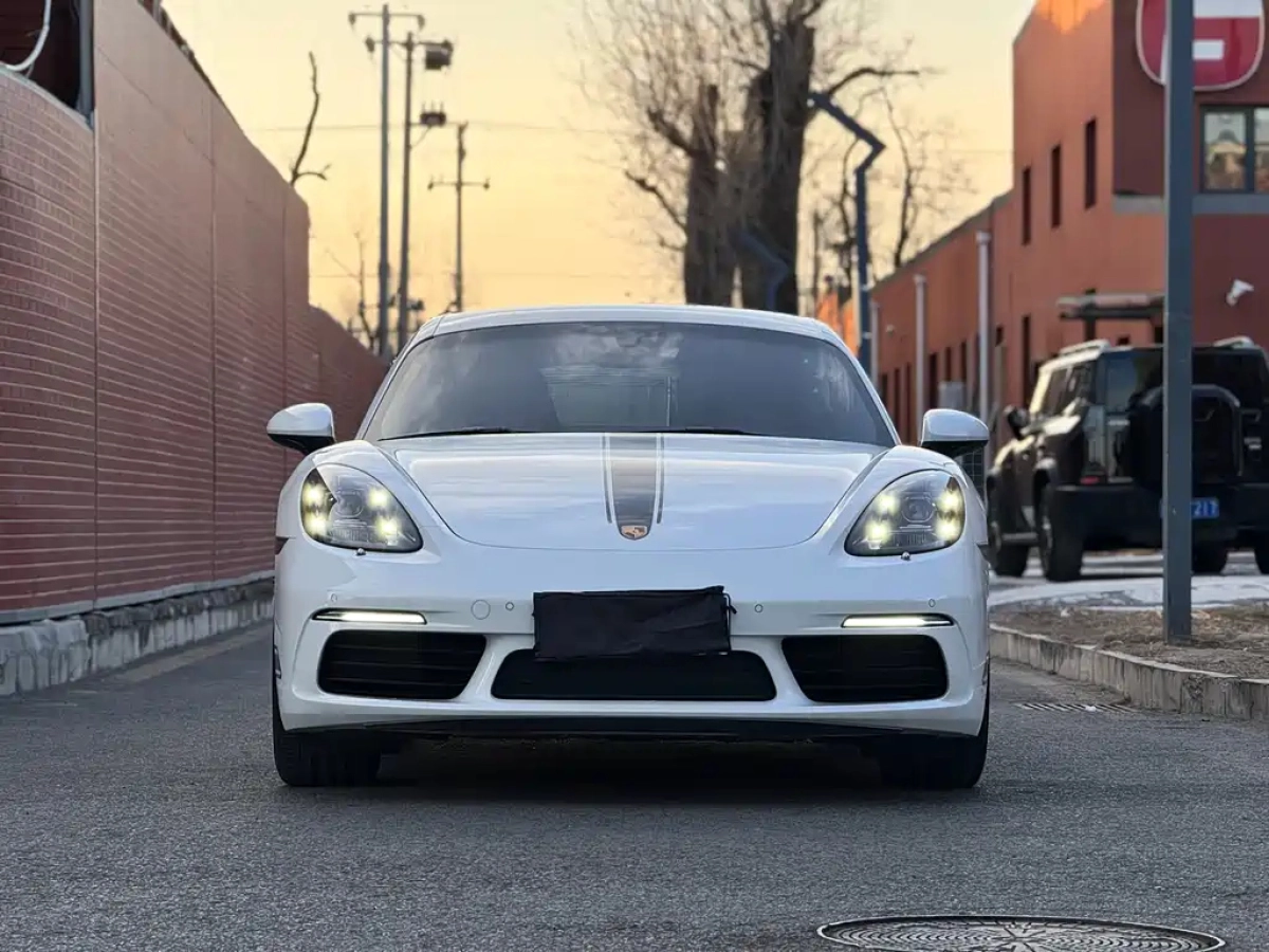 PORSCHE 718