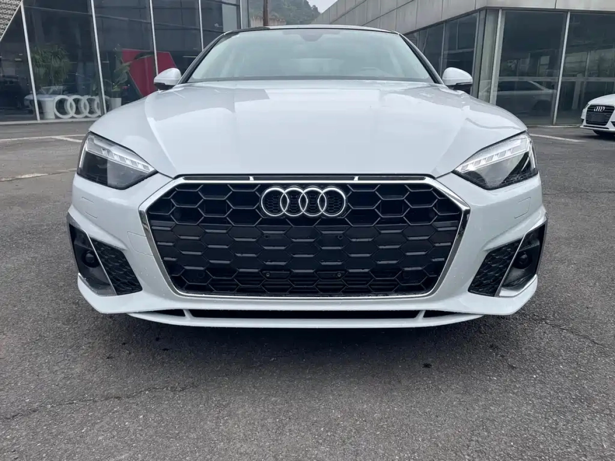 AUDI A5  2025