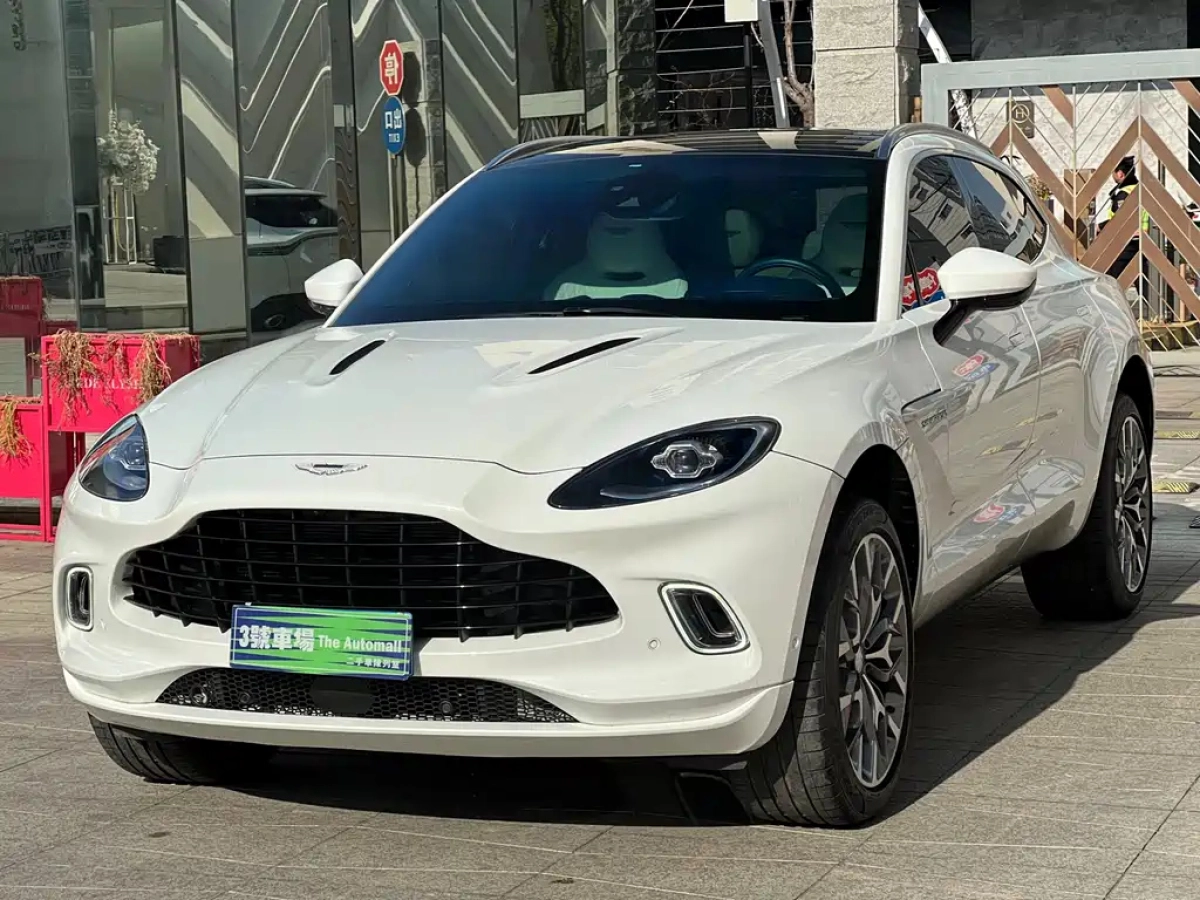 ASTON MARTIN DBX  2023
