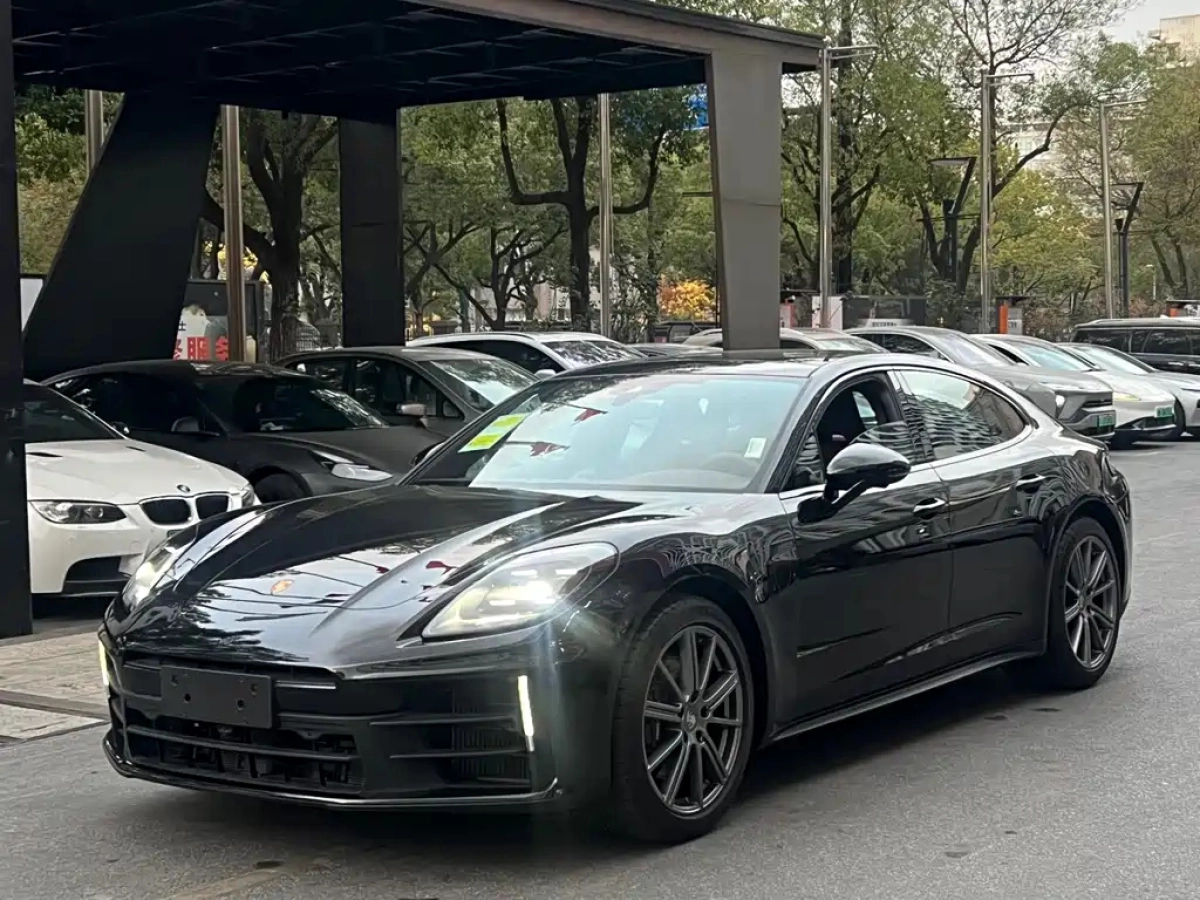 PORSCHE PANAMERA