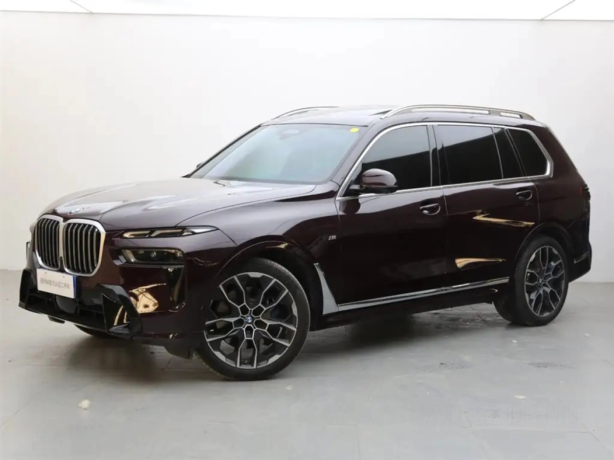 BMW X7  2024