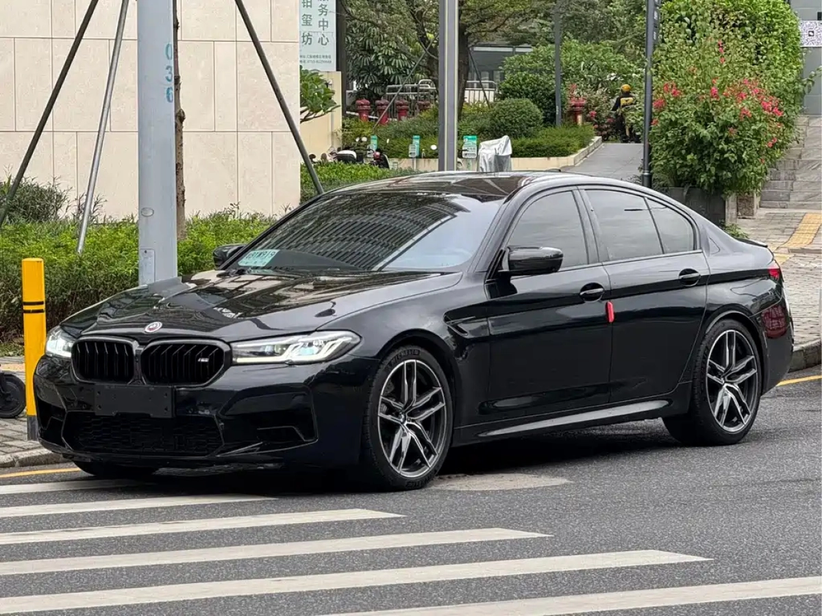 BMW M5  2021