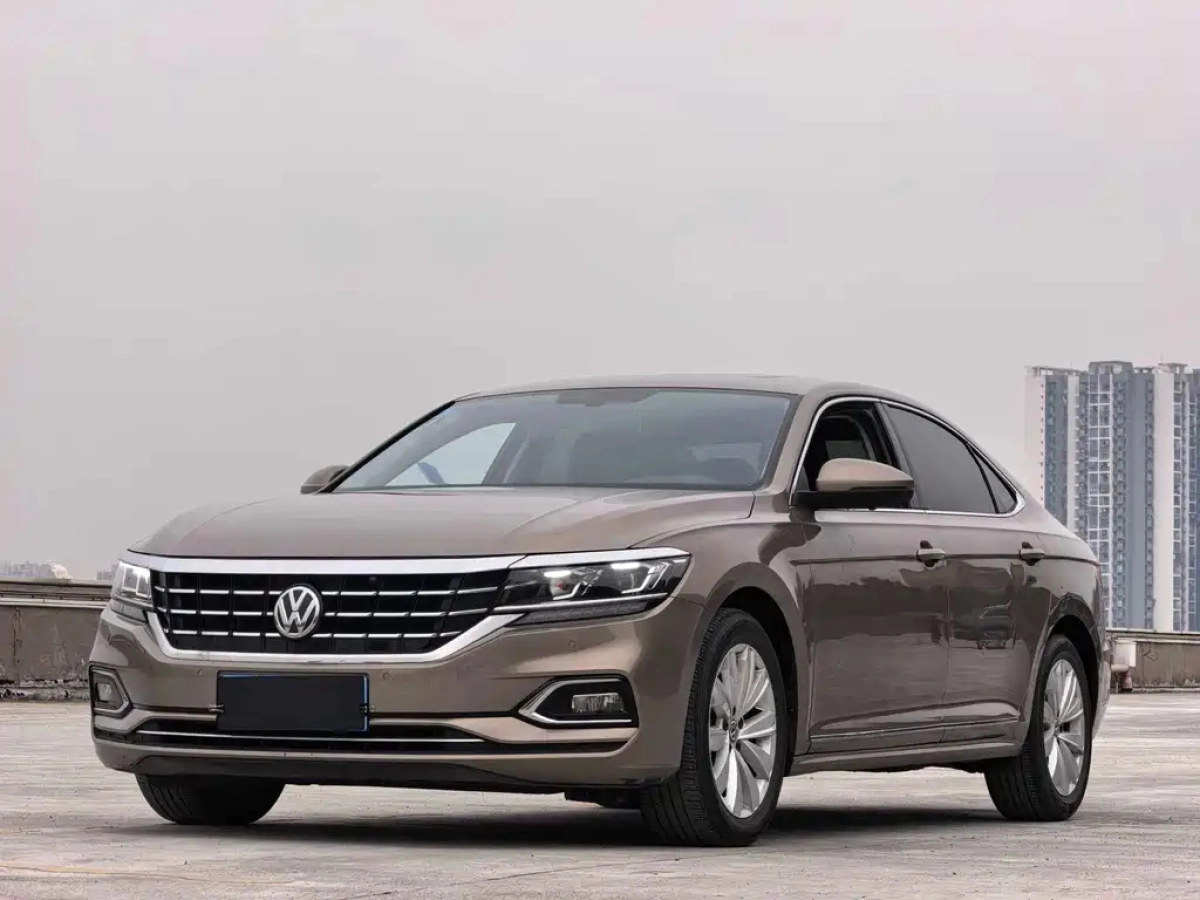 VOLKSWAGEN PASSAT  2020