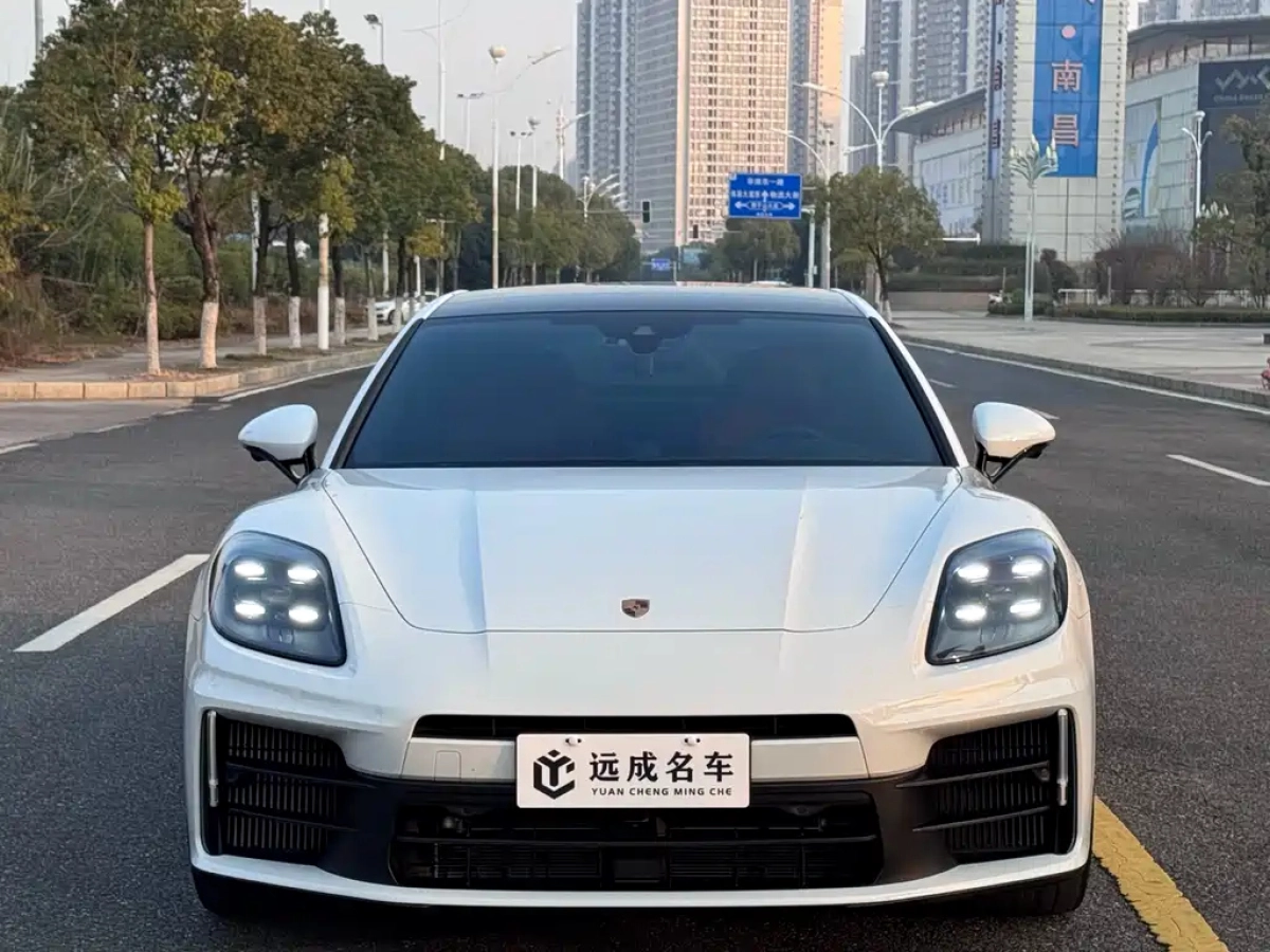 PORSCHE PANAMERA
