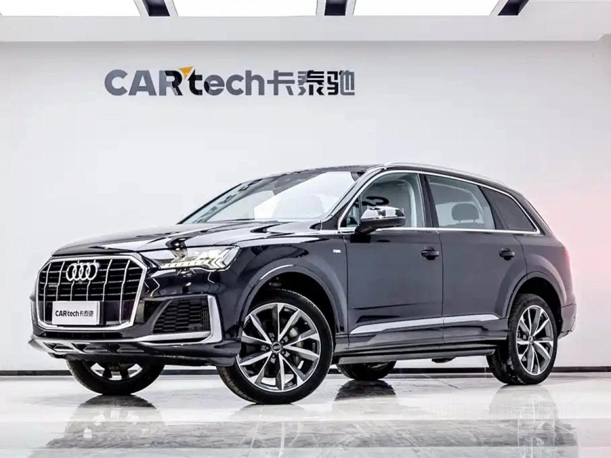 AUDI Q7  2024