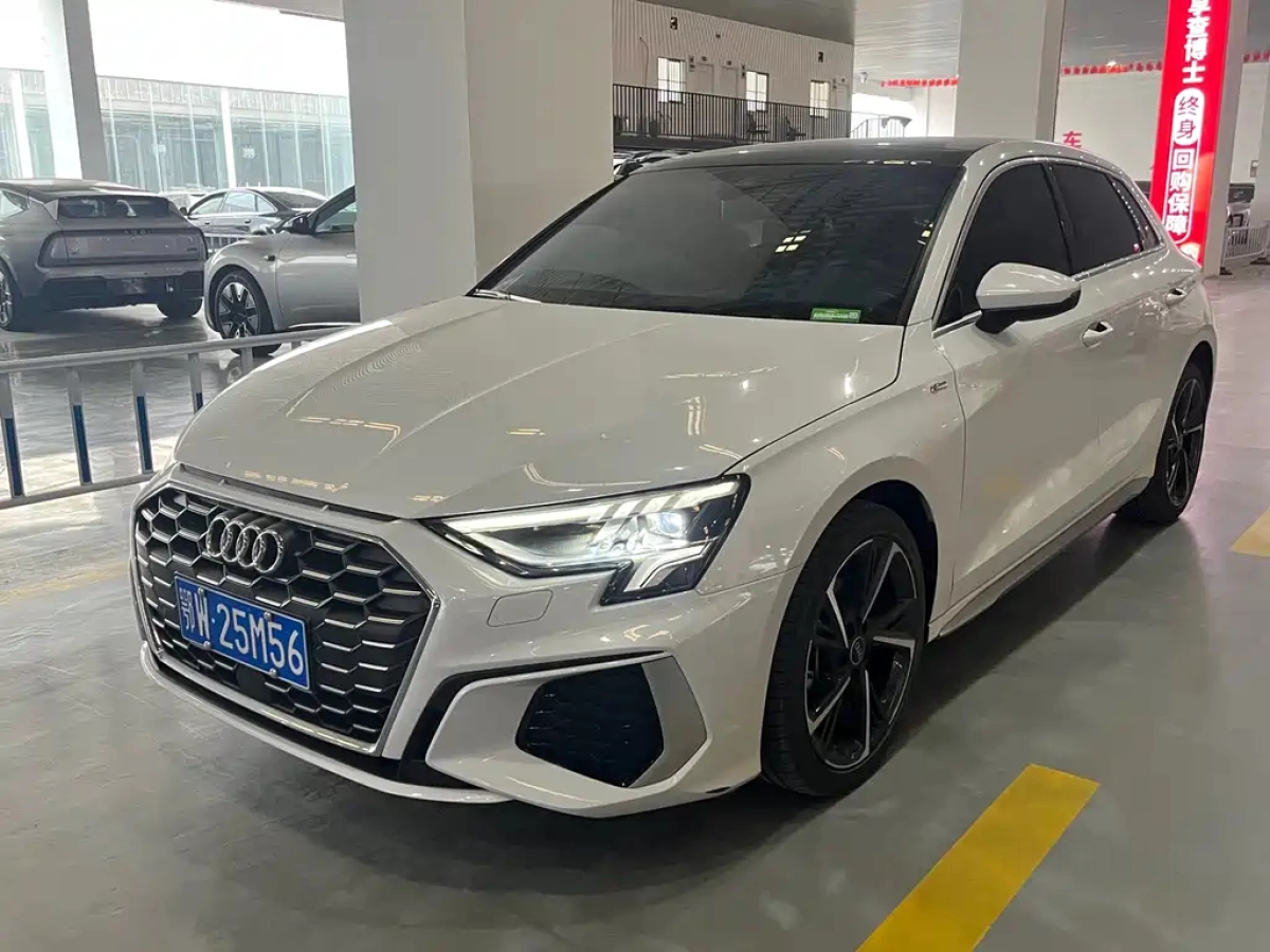 AUDI A3  2023