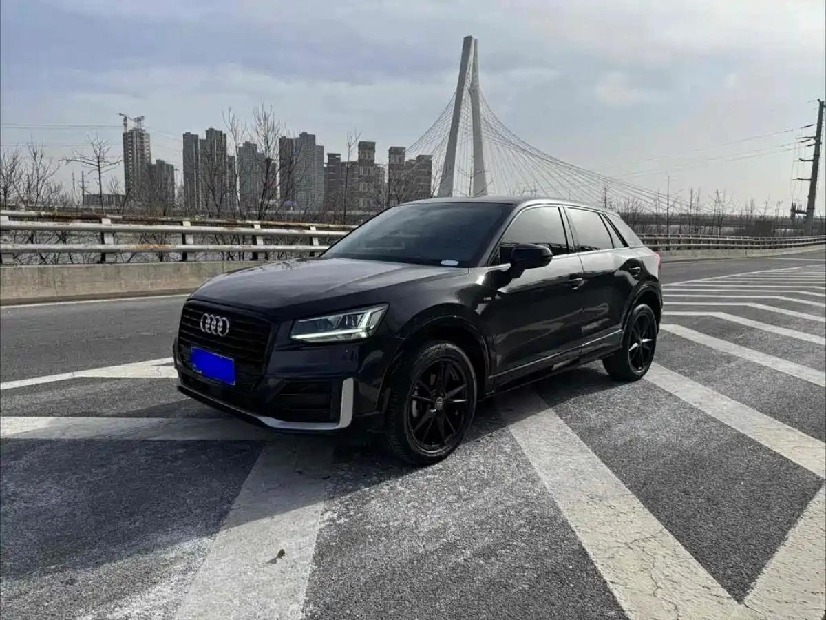 AUDI Q2L