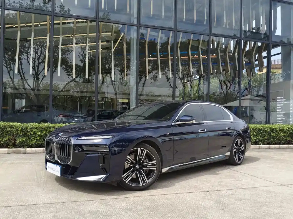 BMW 7-SERIES  2024