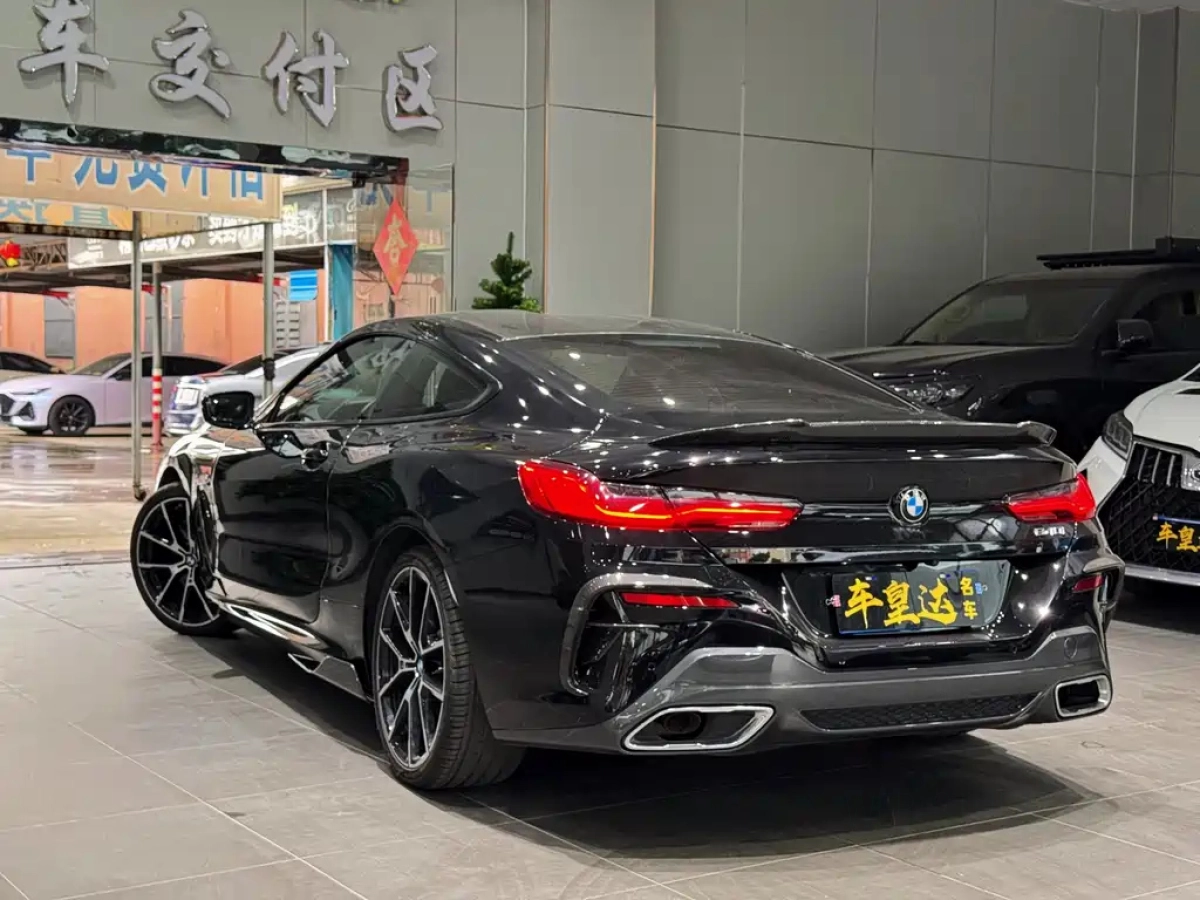 BMW 8-SERIES