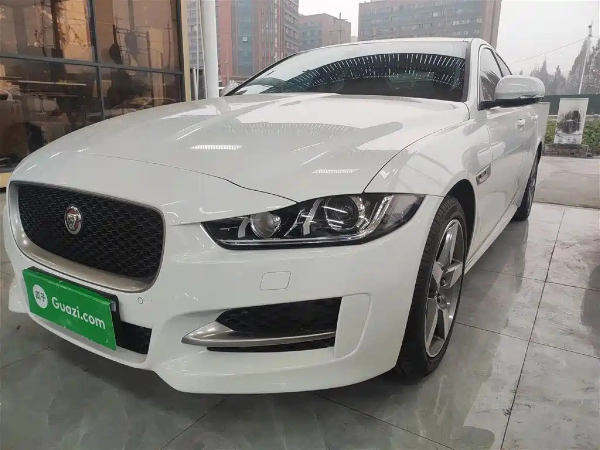 JAGUAR XE  2019