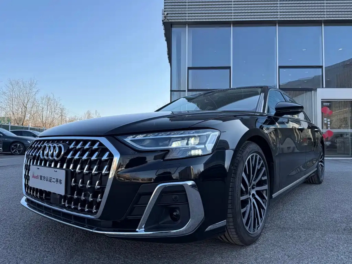 AUDI A8  2026