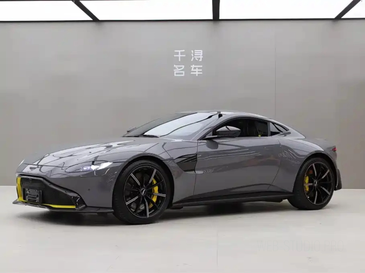 ASTON MARTIN V8 VANTAGE  2019