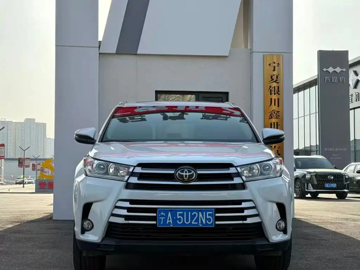 TOYOTA HIGHLANDER