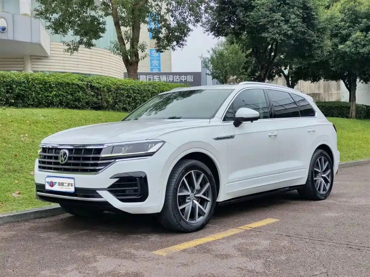 VOLKSWAGEN TOUAREG
