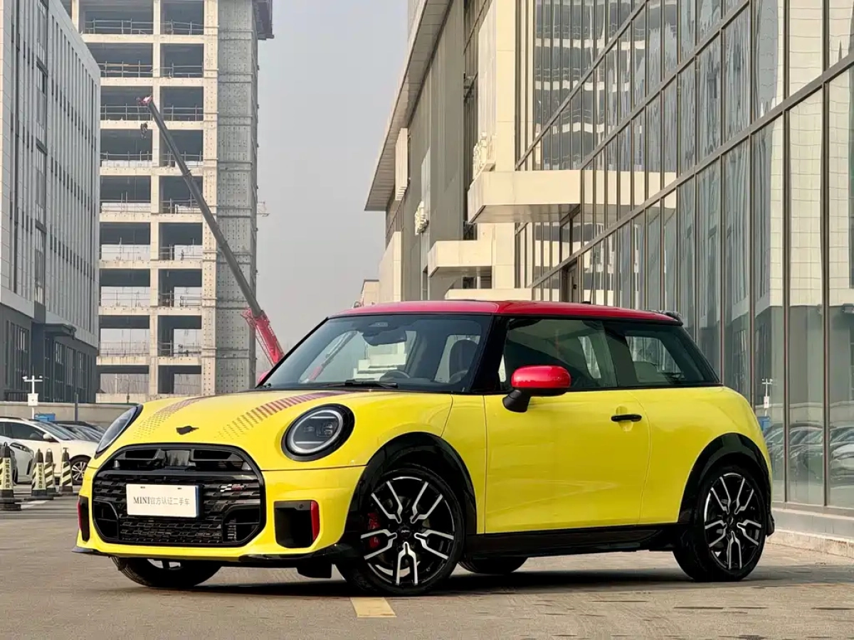 MINI JCW  2025