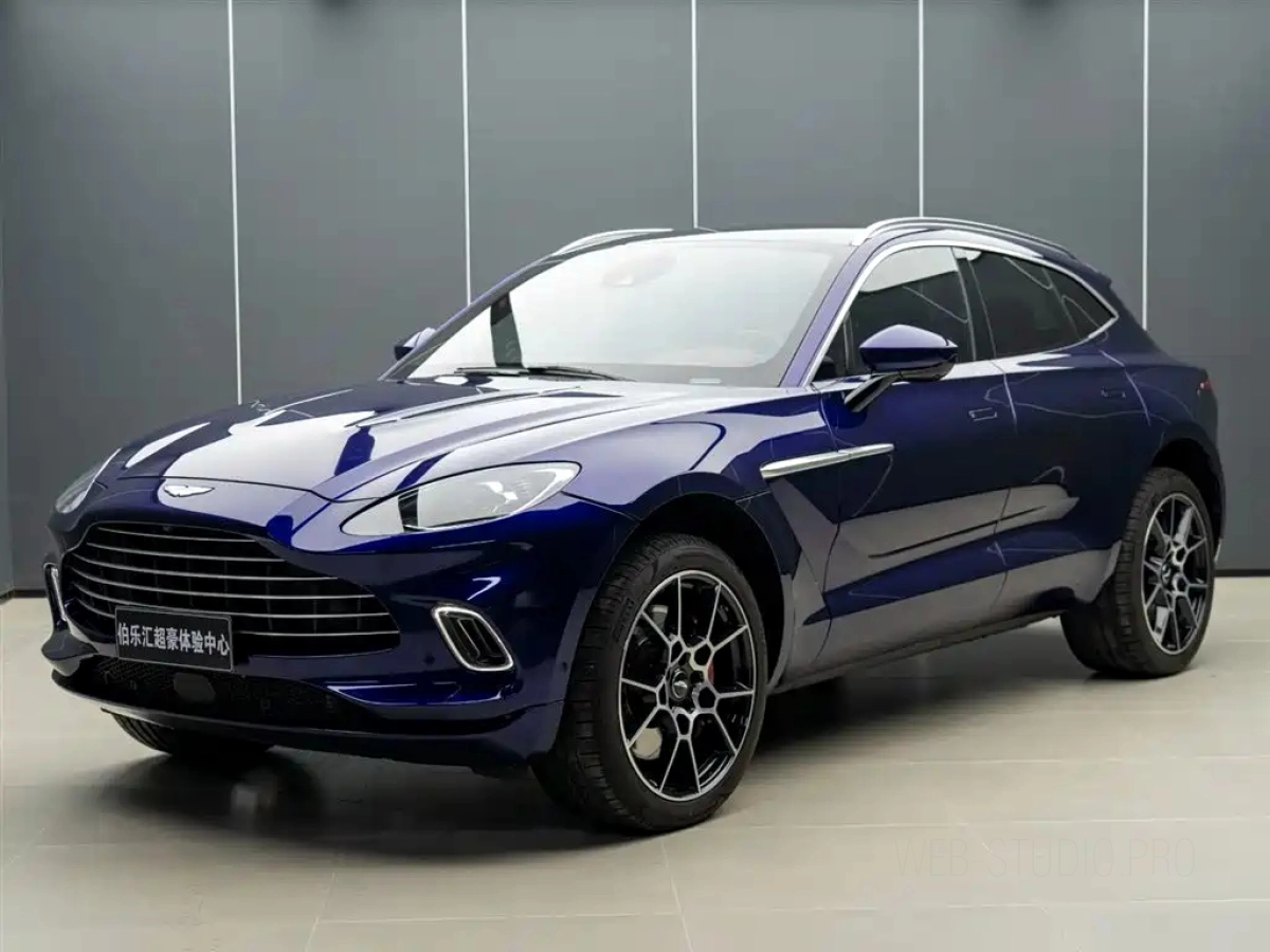 ASTON MARTIN DBX