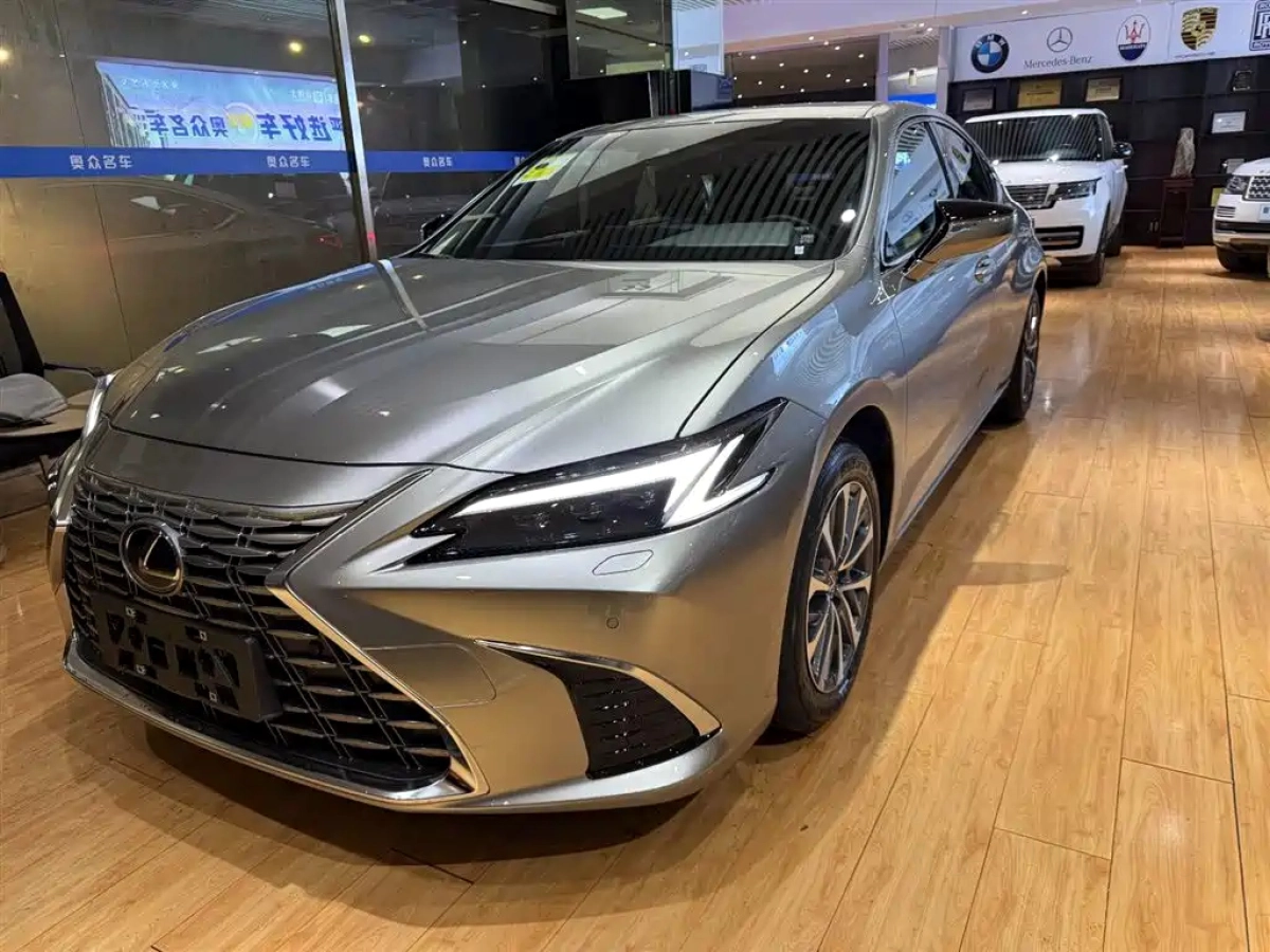 LEXUS ES  2026