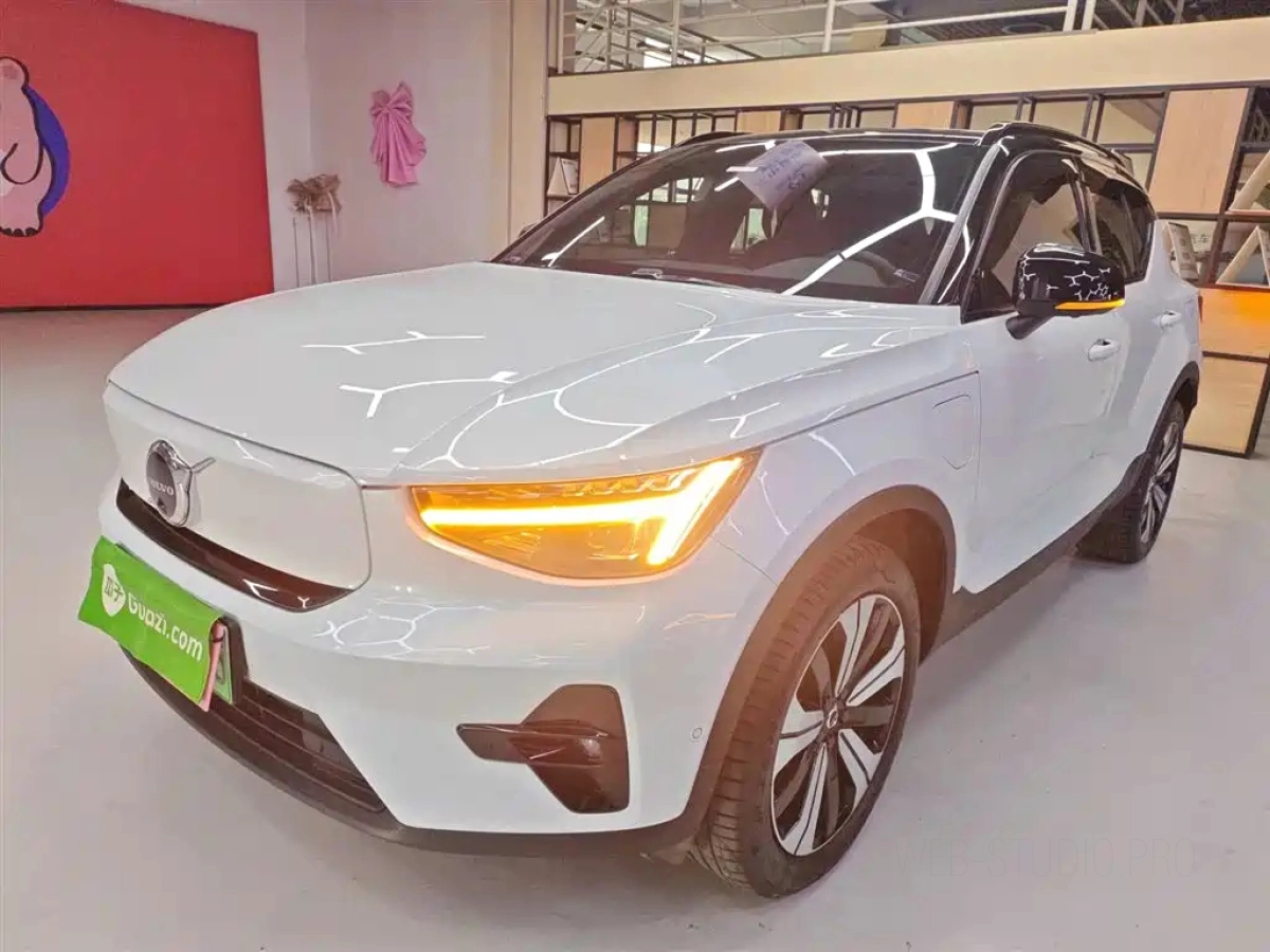 VOLVO XC40 NEW ENERGY  2023