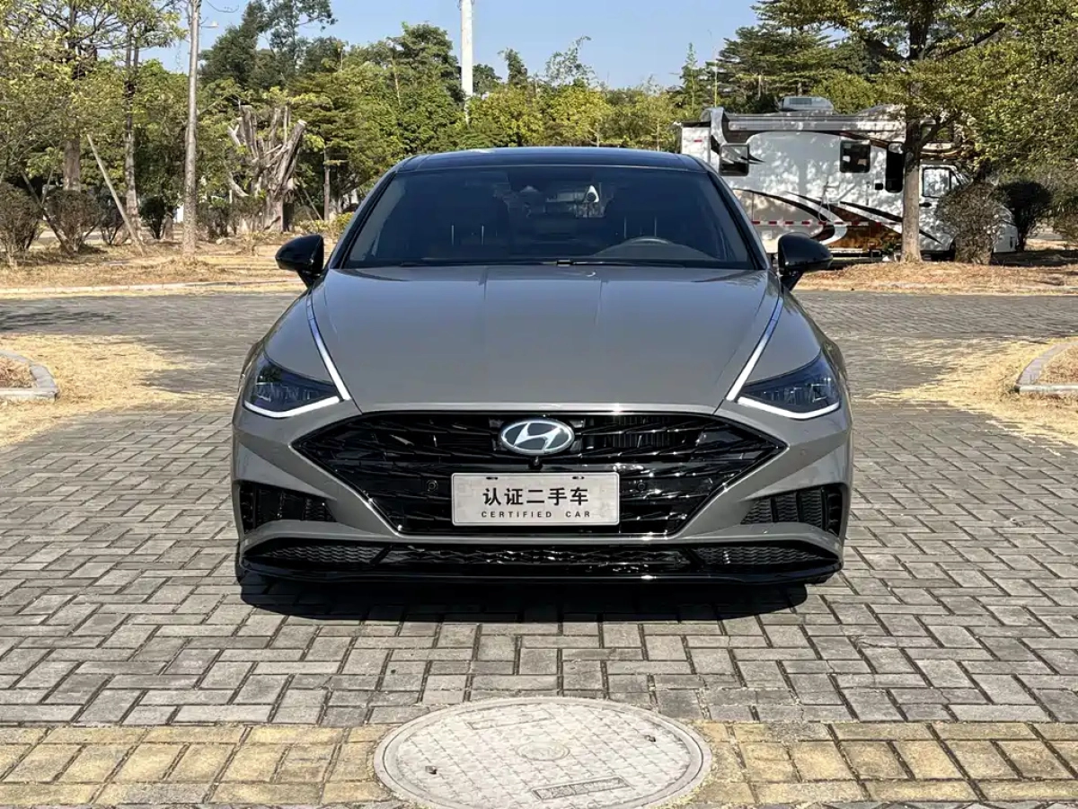 HYUNDAI SONATA